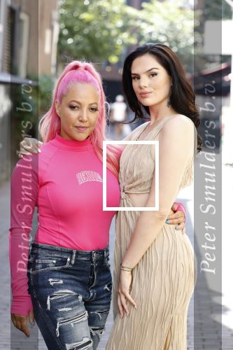 Amsterdam 7 september 2023
Presentatie cd en popcorn van Djamilia Celina en Famke Louise bij cafe Bolle Jan