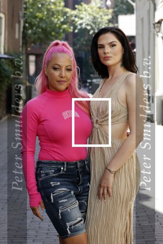 Amsterdam 7 september 2023
Presentatie cd en popcorn van Djamilia Celina en Famke Louise bij cafe Bolle Jan