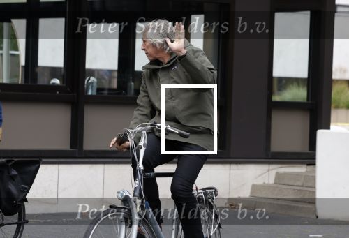 Hilversum 29 augustus 2023
Presentatie nieuwe tv seizoen NPO bij studio 21 op het mediapark. Felix Meurders op de fiets