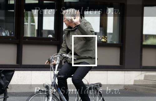 Hilversum 29 augustus 2023
Presentatie nieuwe tv seizoen NPO bij studio 21 op het mediapark. Felix Meurders op de fiets