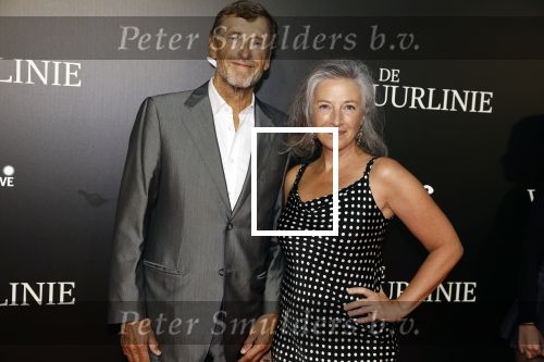 Amsterdam 11 september 2023
Premiere de Vuurlinie in Thuschinski Amsterdam .  Ferry Mingelen en Marike Mingelen