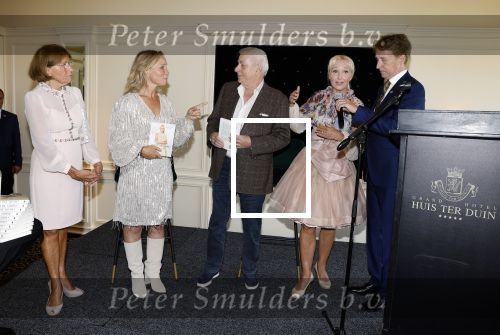 Noordwijk 18 september 2023
Boekpresentatie Annette Wijdom bij Huis ter Duin . Prinses Margarita kreeg eerste exemplaar. Flip Kerkhoven