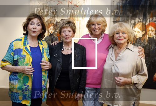 Laren 21 september 2023
Greetje Kauffeld , Tineke de Nooij , Ciska Peters en Therese Steinmetz wonen alle 4 in het Rosa Spier Huis .