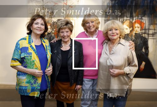 Laren 21 september 2023
Greetje Kauffeld , Tineke de Nooij , Ciska Peters en Therese Steinmetz wonen alle 4 in het Rosa Spier Huis .