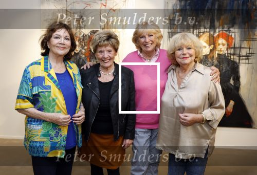 Laren 21 september 2023
Greetje Kauffeld , Tineke de Nooij , Ciska Peters en Therese Steinmetz wonen alle 4 in het Rosa Spier Huis .
