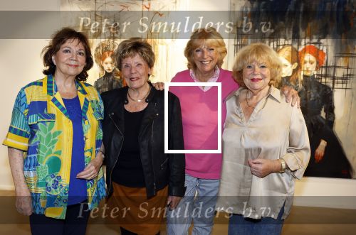 Laren 21 september 2023
Greetje Kauffeld , Tineke de Nooij , Ciska Peters en Therese Steinmetz wonen alle 4 in het Rosa Spier Huis .