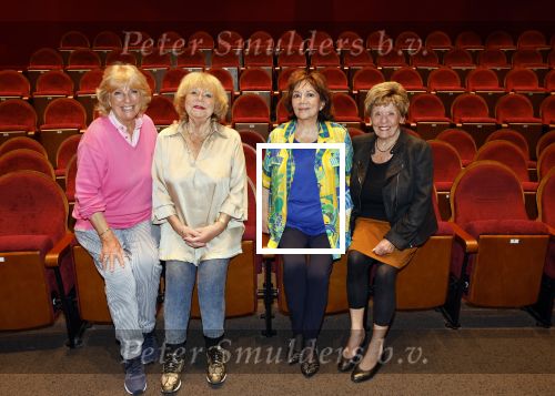 Laren 21 september 2023
Greetje Kauffeld , Tineke de Nooij , Ciska Peters en Therese Steinmetz wonen alle 4 in het Rosa Spier Huis .