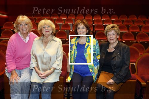 Laren 21 september 2023
Greetje Kauffeld , Tineke de Nooij , Ciska Peters en Therese Steinmetz wonen alle 4 in het Rosa Spier Huis .