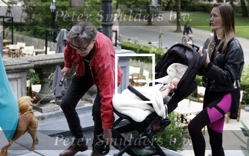 Amsterdam  1 september 2023
Aftrap van Stoptober bij VondelCS in het vondelpark.
Dit Jaar zijn Maxime Meiland Sergio Vyent en Herman Brusselmans de deelnemers . Herman Brusselmans met vriendin en zoontje
