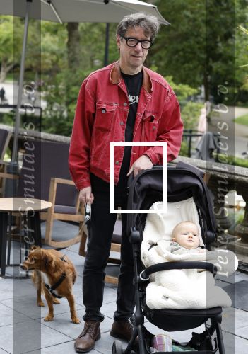 Amsterdam  1 september 2023
Aftrap van Stoptober bij VondelCS in het vondelpark.
Dit Jaar zijn Maxime Meiland Sergio Vyent en Herman Brusselmans de deelnemers . Herman Brusselmans met  zoontje