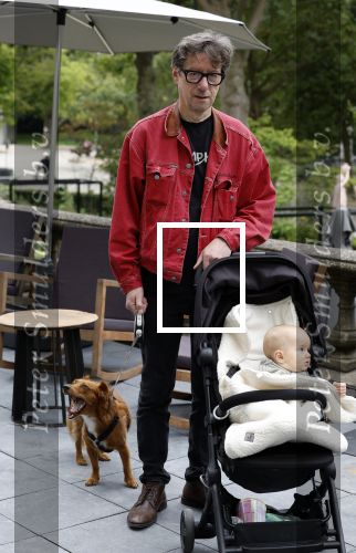 Amsterdam  1 september 2023
Aftrap van Stoptober bij VondelCS in het vondelpark.
Dit Jaar zijn Maxime Meiland Sergio Vyent en Herman Brusselmans de deelnemers . Herman Brusselmans met  zoontje