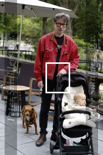 Amsterdam  1 september 2023
Aftrap van Stoptober bij VondelCS in het vondelpark.
Dit Jaar zijn Maxime Meiland Sergio Vyent en Herman Brusselmans de deelnemers . Herman Brusselmans met  zoontje