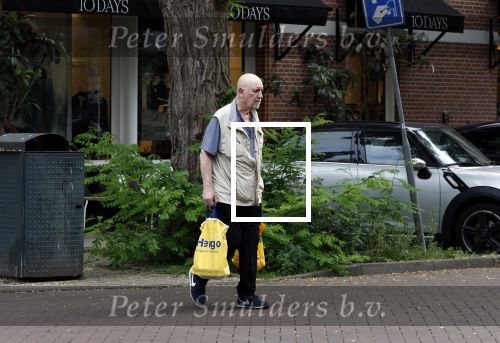Amsterdam 25 augustus 2023
Hugo Metsers winkelend in Amsterdam zuid.