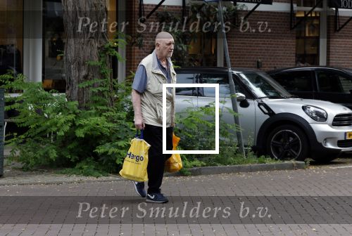 Amsterdam 25 augustus 2023
Hugo Metsers winkelend in Amsterdam zuid.