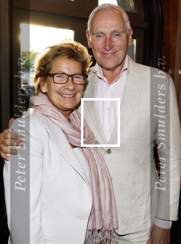 Amsterdam 31 augustus 2023
Premiere het grootste zwanenmeer ter wereld in Carre. Jeanine v d Ende en schrijver Arthur Japin