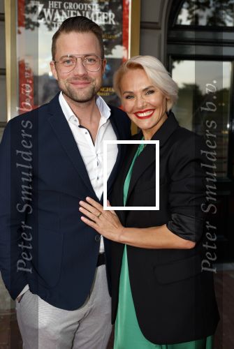 Amsterdam 31 augustus 2023
Premiere het grootste zwanenmeer ter wereld in Carre.
Jelle de Jong met partner