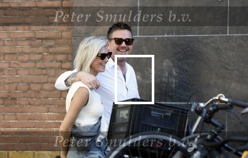 Amsterdam 8 september 2023
Johnny de Mol en zijn vrouw Anouk de Mol  op straat in Amsterdam zuid.