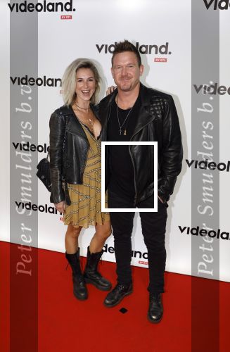 Amsterdam 25 september 2023
Premiere Kane in Tuschinski. Johnny de Mol en zijn  vrouw Anouk de Mol