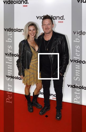 Amsterdam 25 september 2023
Premiere Kane in Tuschinski. Johnny de Mol en zijn  vrouw Anouk de Mol