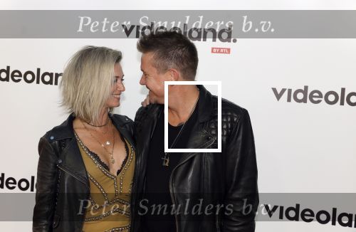 Amsterdam 25 september 2023
Premiere Kane in Tuschinski. Johnny de Mol en zijn  vrouw Anouk de Mol