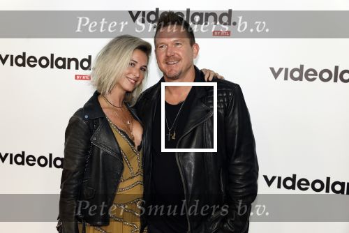 Amsterdam 25 september 2023
Premiere Kane in Tuschinski. Johnny de Mol en zijn  vrouw Anouk de Mol