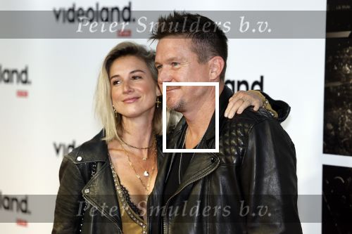 Amsterdam 25 september 2023
Premiere Kane in Tuschinski. Johnny de Mol en zijn  vrouw Anouk de Mol