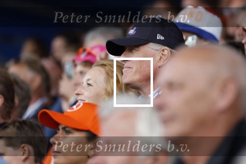 Zandvoort 27 augustus 2023
Grandprix F1 van Zandvoort gewonnen door Max Verstappen.
Jort Kelder met vriendin Noor Wagtendonk op de tribune
