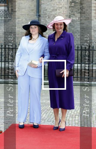 Den Haag 19 september 2023
Prinsjesdag 2023 . Aankomst van de ministers met partners en Staatsecretarissen met partners op het binnenhof. Karien van Gennip met dochter