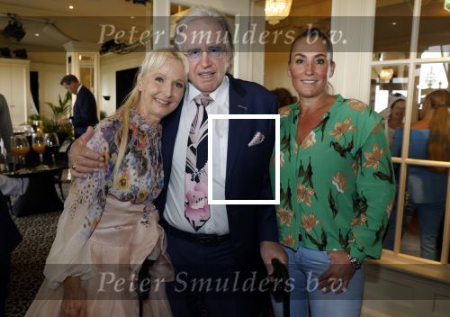 Noordwijk 18 september 2023
Boekpresentatie Annette Wijdom bij Huis ter Duin . Prinses Margarita kreeg eerste exemplaar.
Lee Towers kwam met zijn dochter Claudia