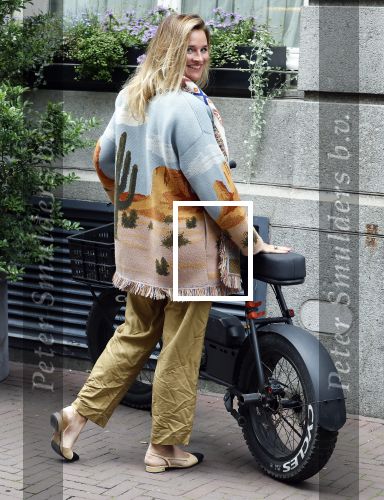 Amsterdam 1 september 2023
Modeshow in Hotel l Europe tijdens Amsterdam fashion week. Lieke v lexmond kwam met haar Fat bike