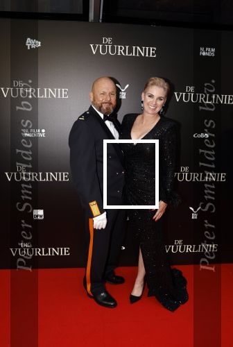 Amsterdam 11 september 2023
Premiere de Vuurlinie in Thuschinski Amsterdam . Marco Kroon kwam met zijn vrouw en drie zoons
