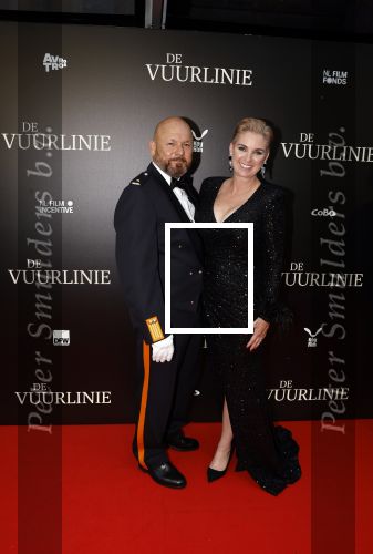 Amsterdam 11 september 2023
Premiere de Vuurlinie in Thuschinski Amsterdam . Marco Kroon kwam met zijn vrouw en drie zoons