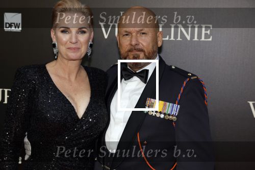 Amsterdam 11 september 2023
Premiere de Vuurlinie in Thuschinski Amsterdam . Marco Kroon kwam met zijn vrouw en drie zoons