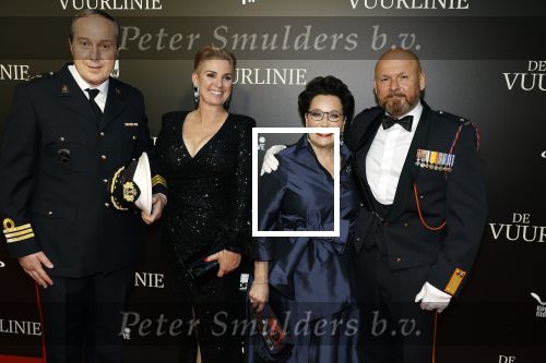 Amsterdam 11 september 2023
Premiere de Vuurlinie in Thuschinski Amsterdam . Marco Kroon kwam met zijn vrouw . Marco met zijn advocaat Geert Jan Knoops en zijn vrouw  Carly Knoops