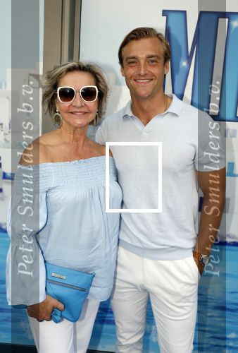 Amsterdam 10 september 2023
Premiere Mamma mia in het delamar theater. mariska v Kolck met zoon
