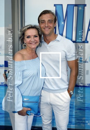 Amsterdam 10 september 2023
Premiere Mamma mia in het delamar theater. mariska v Kolck met zoon