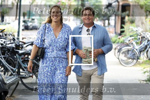 Amsterdam 11 september 2023
Martijn Krabbe met zijn vrouw Deborah Wietzes  in Amsterdam zuid