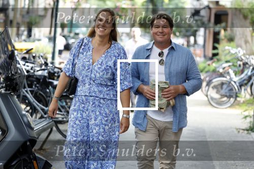 Amsterdam 11 september 2023
Martijn Krabbe met zijn vrouw Deborah Wietzes  in Amsterdam zuid