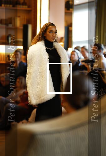 Amsterdam 1 september 2023
Modeshow in Hotel l Europe tijdens Amsterdam fashion week. Milouska Meulens , haar dochter loopt mee in de show.