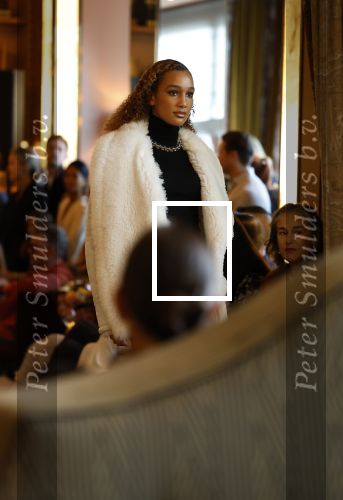 Amsterdam 1 september 2023
Modeshow in Hotel l Europe tijdens Amsterdam fashion week. Milouska Meulens , haar dochter loopt mee in de show.
