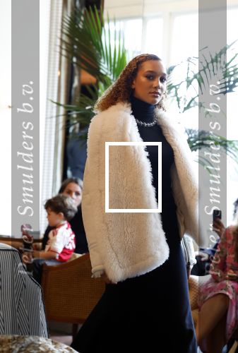 Amsterdam 1 september 2023
Modeshow in Hotel l Europe tijdens Amsterdam fashion week. Milouska Meulens , haar dochter loopt mee in de show.