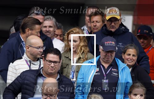 Zandvoort 27 augustus 2023
Grandprix F1 van Zandvoort gewonnen door Max Verstappen.
Jort Kelder met vriendin Noor Wagtendonk op de tribune