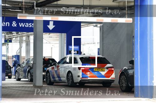 Amsterdam 22 september 2023
Politie tanken en wassen bij Loogman
