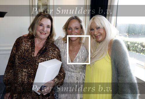 Noordwijk 18 september 2023
Boekpresentatie Annette Wijdom bij Huis ter Duin . Prinses Margarita kreeg eerste exemplaar. Margarita Annette Catharine Keyll en Mary Borsato