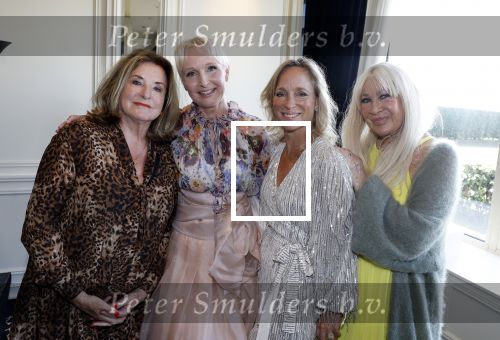 Noordwijk 18 september 2023
Boekpresentatie Annette Wijdom bij Huis ter Duin . Prinses Margarita kreeg eerste exemplaar. Margarita Annette Catharine Keyll en Mary Borsato