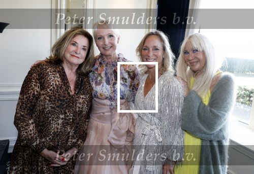 Noordwijk 18 september 2023
Boekpresentatie Annette Wijdom bij Huis ter Duin . Prinses Margarita kreeg eerste exemplaar. 
Prinses Margarita  Annette Wijdom Catherine Keyl en Mary Borsato