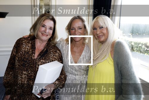 Noordwijk 18 september 2023
Boekpresentatie Annette Wijdom bij Huis ter Duin . Prinses Margarita kreeg eerste exemplaar. Margarita Annette Catherine Keyll en Mary Borsato