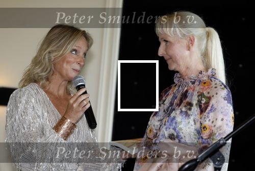 Noordwijk 18 september 2023
Boekpresentatie Annette Wijdom bij Huis ter Duin . Prinses Margarita kreeg eerste exemplaar.