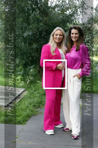 Amsterdam 25 september 2023
Start van de maand voor borstkankeronderzoek / pink Ribbon met oa Quinty Trustfull en Desray.