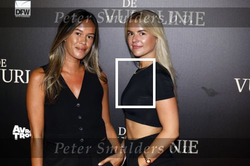 Amsterdam 11 september 2023
Premiere de Vuurlinie in Thuschinski Amsterdam .  Renee Bosveld met een vriendin